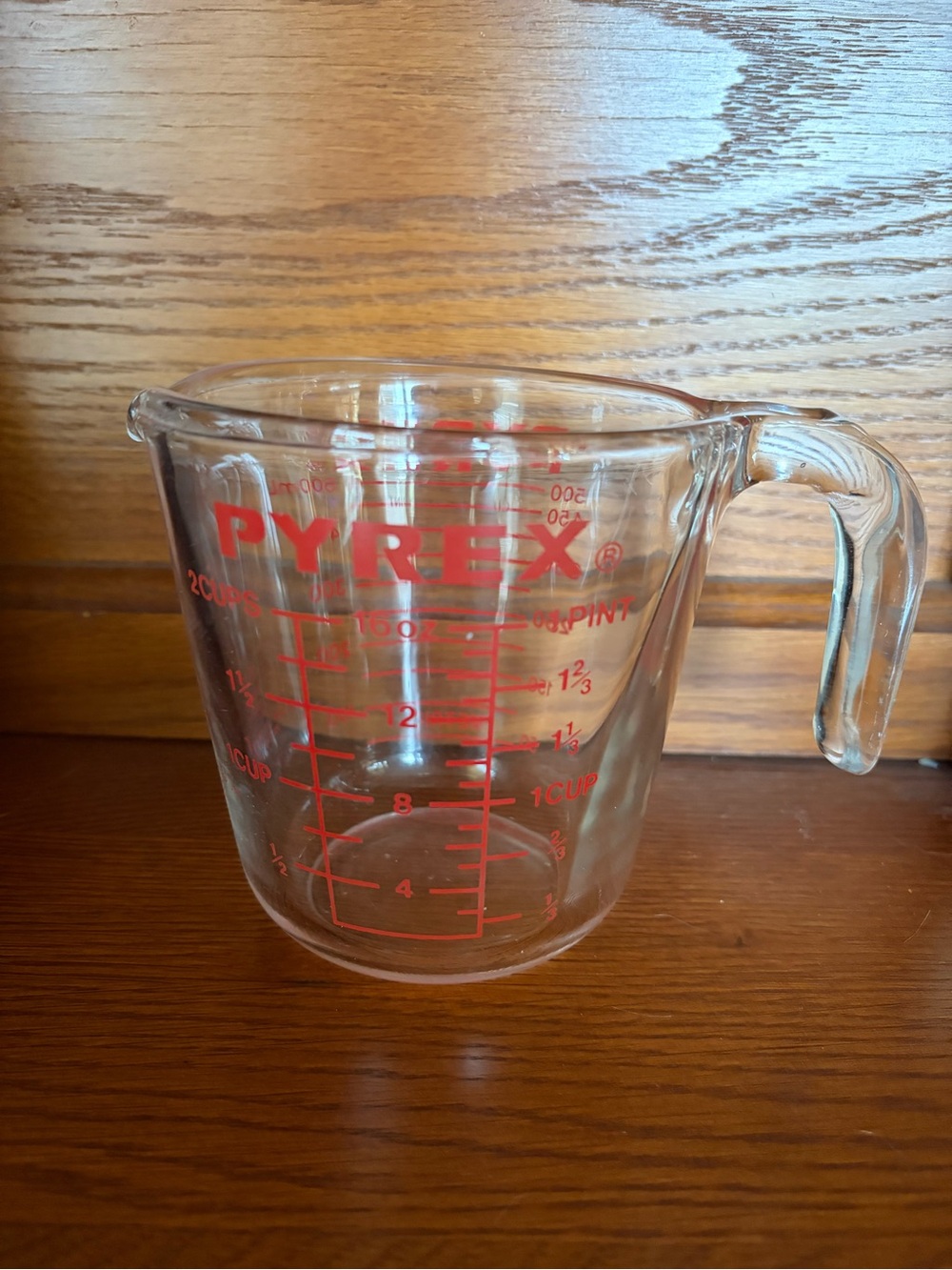 Vintage PYREX 2 cup Measuring Cup